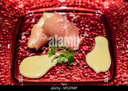 Pear tempura Parmaschinken Stockfoto