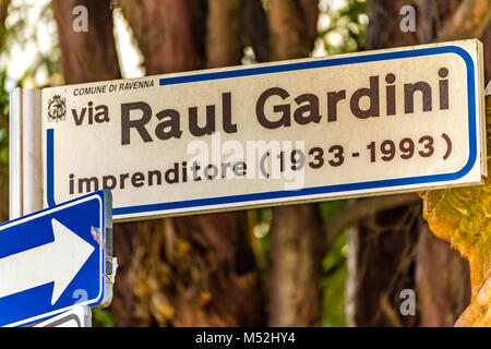 RAVENNA, Italien - 15. FEBRUAR 2018: Straße gewidmet, Raul Gardini. Der Manager vor 25 Jahren Selbstmord begangen Stockfoto