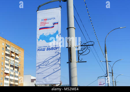 Februar 7, 2018. Orjol, Russland ein Plakat mit Informationen zur Wahl des Präsidenten der Russischen Föderation, auf einer Straße in Orel. Stockfoto