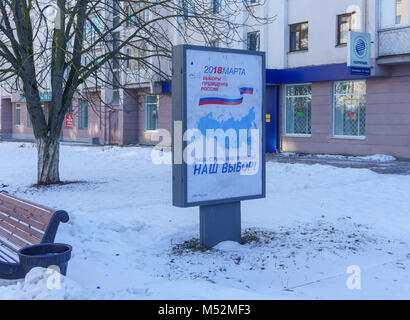 Februar 7, 2018. Orjol, Russland ein Plakat mit Informationen zur Wahl des Präsidenten der Russischen Föderation, auf einer Straße in Orel. Stockfoto