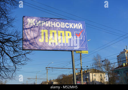 Februar 7, 2018. Adler, Russland ein Banner zur Unterstützung eines Kandidaten für die Präsidentschaftswahlen in Russland von der Liberal Party Wladimir Schirinowski o Stockfoto