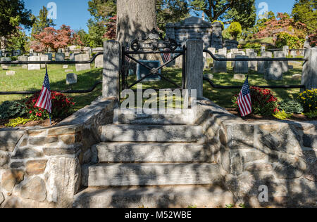 Sleepy Hollow Cemetery in Sleepy Hollow, New York, ist der Friedhof von zahlreichen berühmten Persönlichkeiten, darunter Washington Irving, dessen Geschichte' Die Legende von Stockfoto