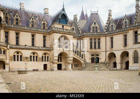 Innere coutyard Schloss pierrefond Stockfoto