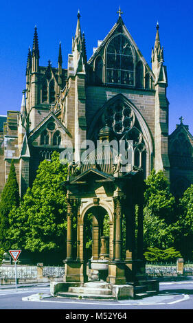 Die Frazer Brunnen am nördlichen Ende von St. Mary's Kathedrale in Sydney im Prince Albert Road in der Nähe von St Mary's Road gesehen. Der Brunnen wurde 1884 von wohlhabenden Philanthrop John Frazer, MLC-installiert. Zusammen mit den anderen Frazer Brunnen (in der Nähe von Hyde Park), beide Brunnen wurden von den Architekten Thomas Sapsford entworfen und von Lawrence Beveridge geformt. Stockfoto