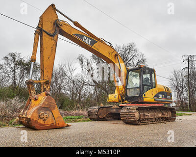 CAT 320 C heavy duty Digger, Hydraulikbagger, ein sehr großes Stück von Baumaschinen in Montgomery Alabama USA im Leerlauf. Stockfoto