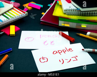 Neue Sprache machen Original Karteikarten zu lernen; Japanisch Stockfoto