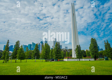 Singapur, Singapur - Februar 01, 2018: Im freien Blick auf die Weißen Turm Struktur in einem Park in Singapur. Stockfoto