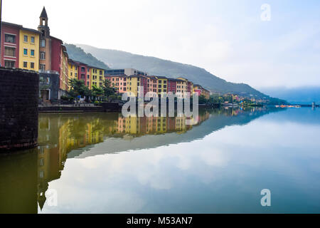 Seeblick schöne Lavasa Stadt in Pune, Indien Stockfoto