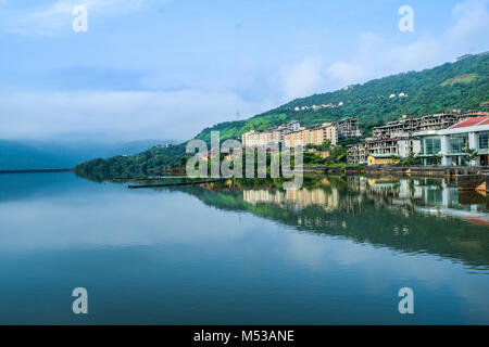 Seeblick schöne Lavasa Stadt in Pune, Indien Stockfoto