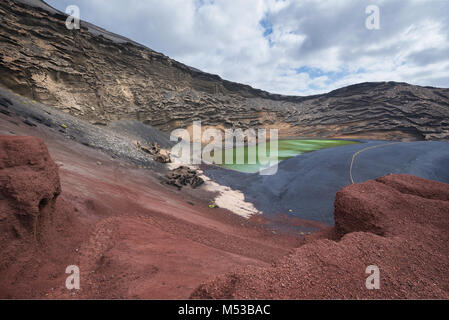 Vulkanische Green Lake (El Charco de Los Clicos) auf Lanzarote, Kanarische Inseln, Spanien. Stockfoto
