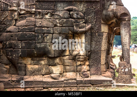 Siem Reap Angkor Wat die Terrasse der Elefanten ist Teil der ummauerten Stadt Angkor Thom, eine zerstörte Tempelanlage in Kambodscha. Die Terrasse war verwendet Stockfoto