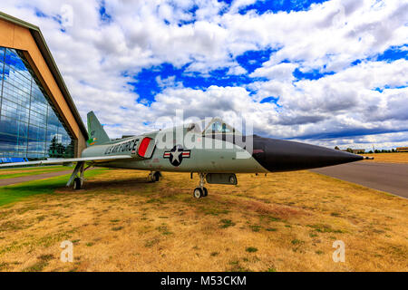 McMinnville, Oregon - August 7, 2016: US Air Force die Convair F-106 Delta Dart auf Ausstellung im Evergreen Aviation & Space Museum. Stockfoto