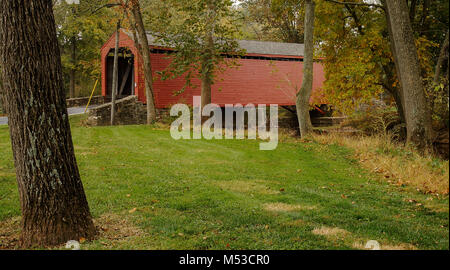 Loy's Station Covered Bridge befindet sich neben einem County Park in Frederick County in der Nähe der Stadt Guymon. Es ist eines von 3 überdachten Brücken in der Frederick C Stockfoto