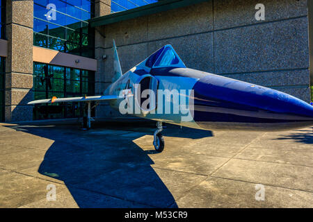 McMinnville, Oregon - 21. August 2017: US Air Force die Convair F-102A Delta Dagger auf Ausstellung im Evergreen Aviation & Space Museum. Stockfoto