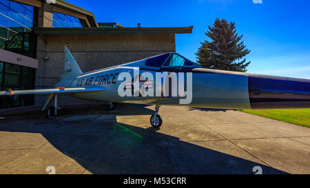 McMinnville, Oregon - 21. August 2017: US Air Force die Convair F-102A Delta Dagger auf Ausstellung im Evergreen Aviation & Space Museum. Stockfoto