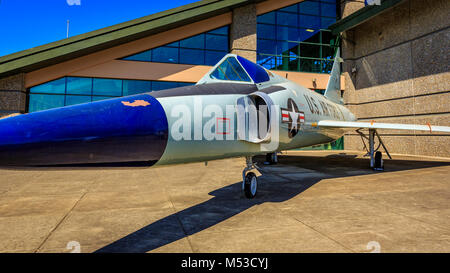 McMinnville, Oregon - 21. August 2017: US Air Force die Convair F-102A Delta Dagger auf Ausstellung im Evergreen Aviation & Space Museum. Stockfoto