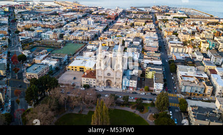 Die Heiligen Petrus und Paulus Kirche ist eine katholische Kirche in San Francisco's North Beach Gegend. Stockfoto