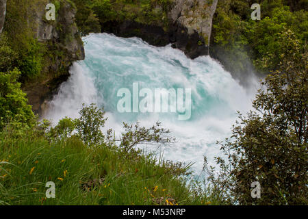 Leistungsstarke Huka Falls in Neuseeland Stockfoto