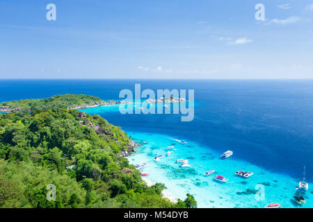 Blick auf Ko Miang oder Insel Nr. 4, Mu Ko Similan Nationalpark, Provinz Phang Nga, Thailand Stockfoto