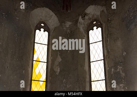 Gelbe Glasmalerei Kirche windows Stockfoto