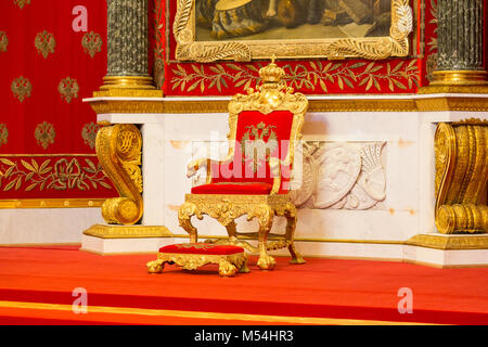 St. Petersburg, Russland - 12. Mai 2017: Kleine Thronsaal des Winter Palace, auch als Peter große Memorial Hall bekannt, war für Zar Nikolaus erstellt, die Ich in Stockfoto