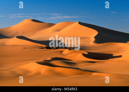 Algerien. In der Nähe von Djanet. Sahara. Sand Sea Landschaft und Dünen. Stockfoto