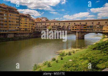 Florenz (Firenze), 28. JULI 2017 - Blick auf den Ponte Vecchio in Florenz (Firenze), Toskana, Italien. Stockfoto