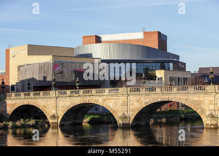 (16) Bilder in diesem Set os Bilder, die sich auf Sehenswürdigkeiten und Architektur in Shrewsbury, England. Theater Severn an der Walisischen Brücke, Shrewsbury. Stockfoto