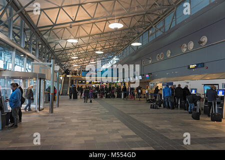 Der Flughafen Halle von Tromso Flughafen mit dem Check-in-Bereich Stockfoto