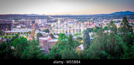 Spokane Washington City Skyline und Straßen Stockfoto