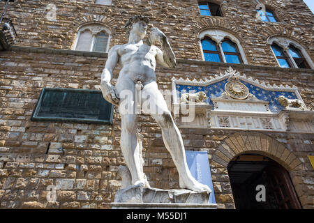 Florenz (Firenze), 28. JULI 2017 - Kopie des David von Donatello Statue in Piazza della Signoria außerhalb des Palazzo Vecchio in Florenz (Firenze), Toskana Stockfoto