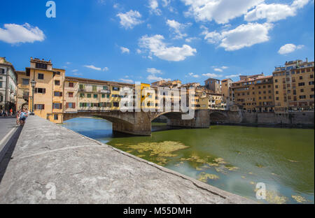 Florenz (Firenze), 28. JULI 2017 - Blick auf den Ponte Vecchio in Florenz (Firenze), Toskana, Italien. Stockfoto