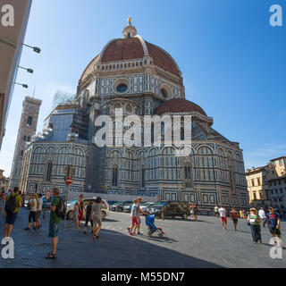 Florenz (Firenze), 28. JULI 2017 - Santa Maria dei Fiori, der Kuppel und des Giotto Glockenturm von der Rückseite in Florenz (Firenze), Florenz, Toskana, Italien Stockfoto