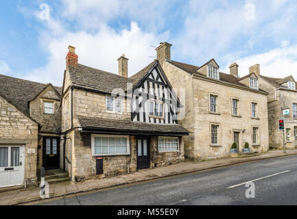 Sehenswürdigkeiten: das historische Fachwerkhaus und Cotswold stone Gebäude in New Street, Painswick, einer unberührten Dorf in der Grafschaft Gloucestershire Cotswolds Stockfoto