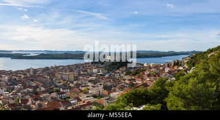 Blick auf St. Michael's Festung und Sibenik, Kroatien Stockfoto