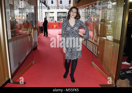 Berlin, Deutschland. 19 Feb, 2018. Martina Gedeck die Teilnahme an der "4 Blöcke - Saison 2' Fotoshooting während der 68. Internationalen Filmfestspiele Berlin/Berlinale 2018 Zoo Palast am Februar 19, 2018 in Berlin, Deutschland. | Verwendung weltweit Quelle: dpa/Alamy leben Nachrichten Stockfoto