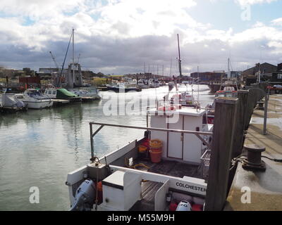 Queenborough, Kent, UK. 20 Feb, 2018. UK Wetter: Sonnig, gemischt mit Duschen in Queenborough. Credit: James Bell/Alamy leben Nachrichten Stockfoto