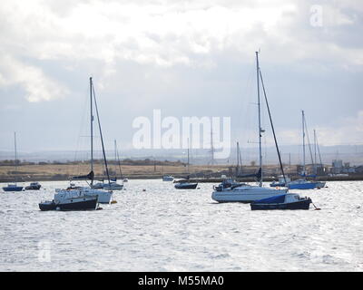 Queenborough, Kent, UK. 20 Feb, 2018. UK Wetter: Sonnig, gemischt mit Duschen in Queenborough. Credit: James Bell/Alamy leben Nachrichten Stockfoto