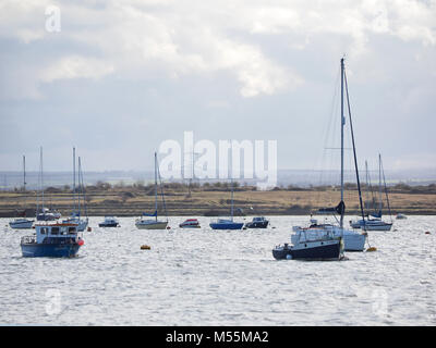 Queenborough, Kent, UK. 20 Feb, 2018. UK Wetter: Sonnig, gemischt mit Duschen in Queenborough. Credit: James Bell/Alamy leben Nachrichten Stockfoto