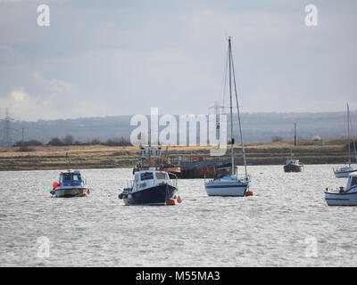 Queenborough, Kent, UK. 20 Feb, 2018. UK Wetter: Sonnig, gemischt mit Duschen in Queenborough. Credit: James Bell/Alamy leben Nachrichten Stockfoto