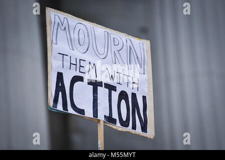 Montpelier, Vermont, USA. 19. Februar, 2018. Demonstration gegen Waffengewalt nach Park, FL, Schießereien, Vermont State House, Montpelier, VT, USA. Quelle: John lazenby/Alamy leben Nachrichten Stockfoto