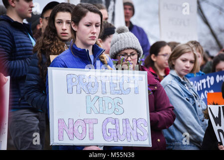 Montpelier, Vermont, USA. 19. Februar, 2018. Demonstration gegen Waffengewalt nach Park, FL, Schießereien, Vermont State House, Montpelier, VT, USA. Quelle: John lazenby/Alamy leben Nachrichten Stockfoto