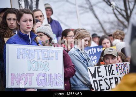 Montpelier, Vermont, USA. 19. Februar, 2018. Demonstration gegen Waffengewalt nach Park, FL, Schießereien, Vermont State House, Montpelier, VT, USA. Quelle: John lazenby/Alamy leben Nachrichten Stockfoto