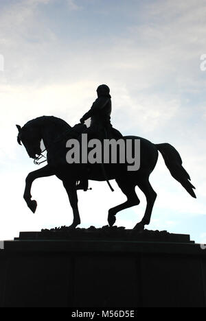 Silhouette der Statue des Koning Willem II, Den Haag, Niederlande Stockfoto