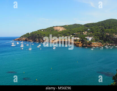 Anzeigen von Sa Riera Strand in Begur, Costa Brava, Girona, Spanien Stockfoto