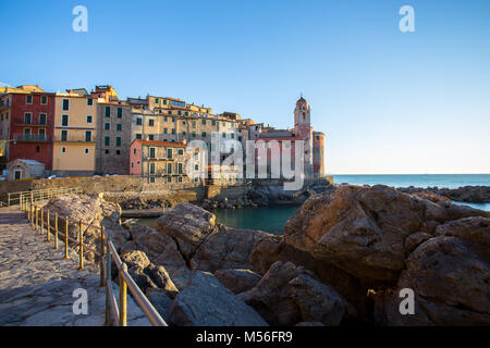 Ausblick auf den kleinen Meer Dorf Tellaro in der Nähe von Lerici, La Spezia, Ligurien, Italien, Europa Stockfoto