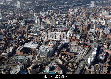 Luftaufnahme des Leeds City Centre Skyline, West Yorkshire, UK Stockfoto