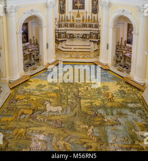 Handbemalter, keramischer gefliester Marineböden der St.-Michaels-Kirche in Anacapri auf der Insel Capri. Italien. Stockfoto