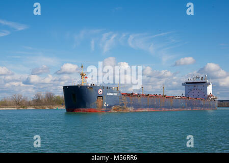 Die Algoma Geist bulk carrier, der durch die Welland Canal Stockfoto