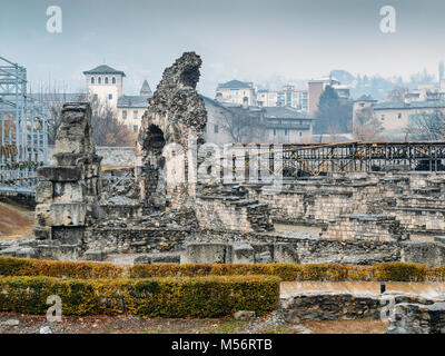 Aosta, Italien - 17.02.2018: die Ruinen der alten römischen Theater Ende der Regierungszeit des Augustus gebaut, einige Jahrzehnte nach der Gründung der Stadt Stockfoto